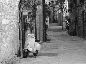 Vespa-Gubbio-2011.jpg